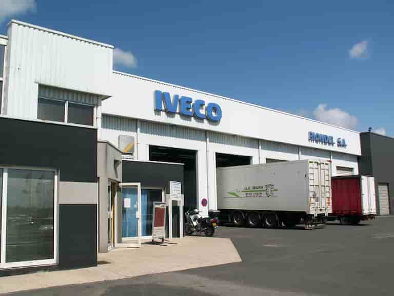 Distributors of trucks