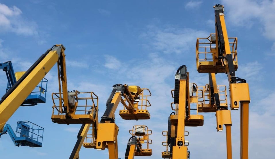 Rental company of handling and lifting equipment